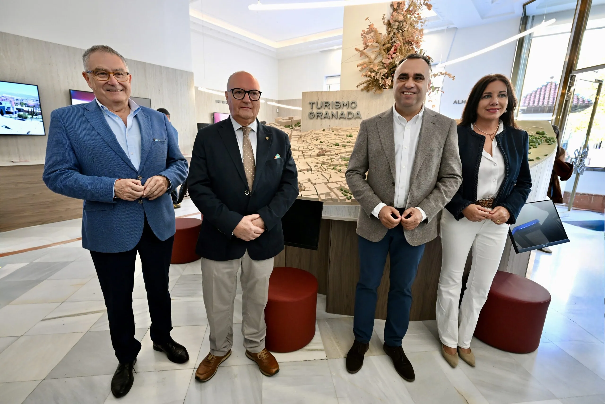 La Diputación destina más de cuatro millones de euros para impulsar que el aeropuerto de Granada sea base de una compañía aérea