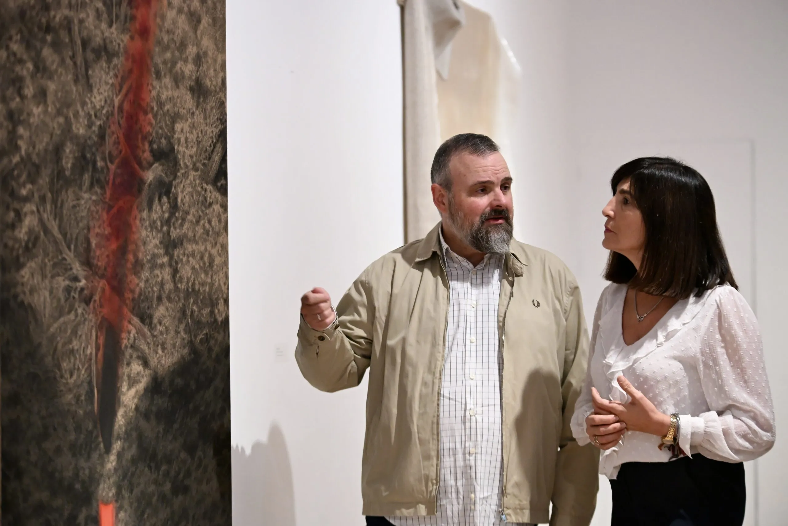 Jesús Zurita, ganador del VI Premio a la Creación Artística ‘Granada de Fondo’ de la Diputación con su obra ‘Óbice. Ante la brecha’