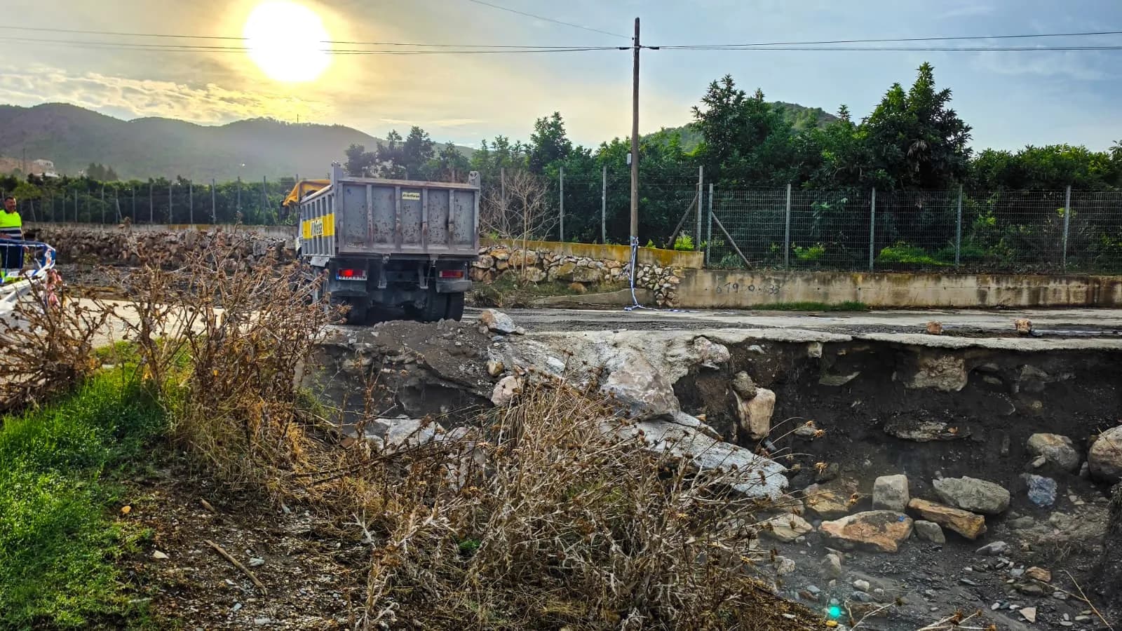 El Ayuntamiento de Motril actúa con «urgencia» en el Llano de la Garnatilla tras los daños causados por la DANA ‘Adam’