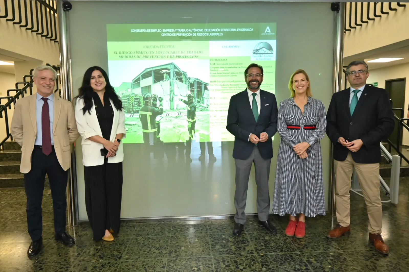 El Centro de Prevención de Riesgos Laborales de Granada aborda cómo evitar accidentes ante un terremoto