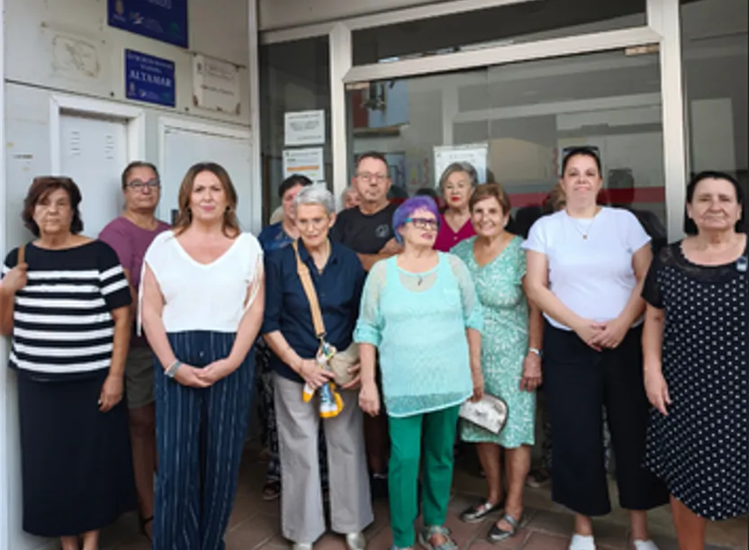 Menmi Sáez plantea «soluciones urgentes para el transporte público de El Varadero tras las graves deficiencias denunciadas por los vecinos»
