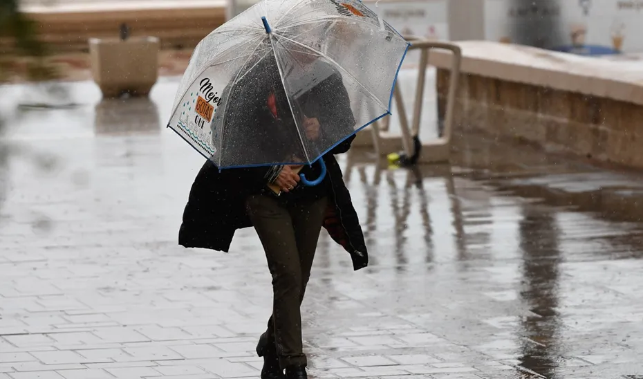La EMA pide precaución ante el aviso naranja por lluvias y tormentas este viernes en Granada y Almería