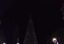 El PSOE traslada al equipo de Gobierno las quejas ciudadanas por los continuos apagones en el alumbrado navideño y la falta de limpieza tras la Cabalgata