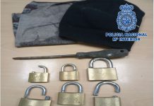 Detienen a un varón sorprendido mientras asaltaba supuestamente una vivienda tras haber violentado media docena de candados