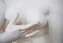 El Dr. Diego Tomás Ivancich presenta el diccionario de la cirugía de mama