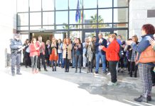 Salobreña guarda un minuto de silencio para “poner voz” a la repulsa a la violencia de género