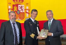 El Puerto de Motril abre sus puertas para que los ciudadanos visiten el Buque Castilla de la Armada durante el puente del Día de Andalucía