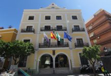 Almuñécar pone en servicio un número para validar los certificados digitales a través de WhatsApp videollamada