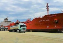 El Puerto de Motril mantiene la operativa de carga para garantizar la cadena logística de mercancías