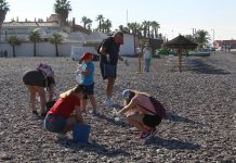 El domingo 6 de septiembre se celebra en Salobreña una gran limpieza de playas por equipos