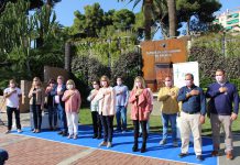 Motril dibuja en rosa su corazón solidario frente al cáncer de mama