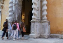 CCOO califica de «bochornosa» la decisión de la Junta de Andalucía de cerrar las aulas de la Universidad de Granada