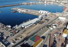 La Guardia Civil ha intervenido en el Puerto de Motril cerca de 300 kilos de hachís que estaban ocultos en el remolque de un camión