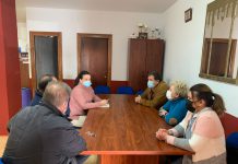 Ayuntamiento de Almuñécar y Aguas y Servicios acuerdan con vecinos de La Carrera realizar trabajos para eliminar humedades