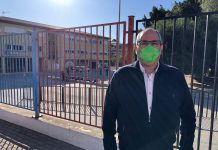 David Martín reclama a la delegación de Educación que instale canastas de baloncesto en el colegio Los Álamos