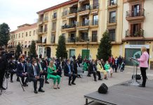 Motril iza la bandera de Andalucía hasta «lo más alto del mástil de su historia pasada, presente y futura»