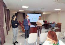 Se presenta en Gualchos Castell de Ferro el vídeo promocional de apoyo al comercio local