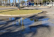 El PSOE advierte del mal estado de conservación en que se encuentra el aparcamiento público de la Playa de Poniente
