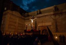 La Cofradía de la Buena Muerte impondrá su corbata a la bandera de la Policía Local de Motril