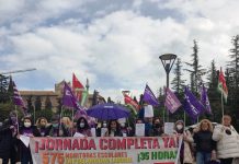 CCOO moviliza a las monitoras escolares a tiempo parcial en una asamblea-concentración en el Triunfo