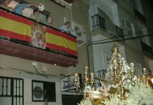 MILES DE MOTRILEÑOS ACLAMAN A LA VIRGEN DE LA CABEZA POR LAS CALLES DE LA CIUDAD