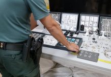 La Guardia Civil identifica y detiene a dos varones por un «sustancioso» robo en una joyería de Almuñécar