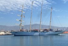 El ‘Star Flyer’, un velero de categoría Luxury, atraca en el Puerto de Motril con capacidad para 170 pasajeros