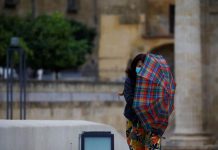 AEMET y servicios de emergencia aconsejan precaución por lluvia y viento en Costa y Alpujarra