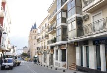 La Guardia Civil detiene en Órgiva a una mujer por estafa bancaria e investiga a un hombre por receptación de dinero