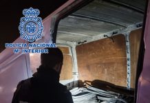 La Policía Nacional intercepta en Granada una furgoneta llena de bobinas de cobre y detienen a sus cinco ocupantes