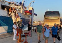 El lujoso Royal Clipper inaugura el otoño de veleros en el Puerto de Motril