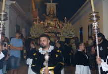 EL BARRIO DE LAS ANGUSTIAS DERRAMA FERVOR AL PASO DE SU TITULAR MARIANA