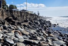 El fuerte temporal vuelve a comerse la franja litoral de playa Granada