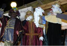 Llegada y recorrido de SSMM los Reyes Magos de Oriente en Motril