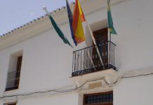 Desprendimientos por la caída de un rayo causan destrozos en viviendas de Lújar