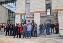 Salobreña guarda un minuto de silencio por los dos guardias civiles asesinados en Barbate