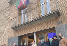 Órgiva se concentra en memoria de los dos guardias civiles asesinados en Barbate