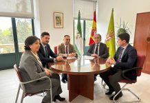 La Diputación de Granada y el SAS estrechan lazos para mejorar la atención sanitaria de los usuarios de los Centros Sociales