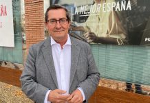 Pepe Entrena registra su precandidatura para encabezar la delegación granadina al 41 Congreso federal del PSOE