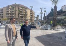 Comienza el ensolado de la plaza Abderramán junto al peñón del Santo en Almuñécar