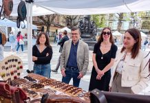 La III Feria de Oficios Artesanos de Granada confía en aumentar sus ventas gracias a la afluencia turística y al buen tiempo