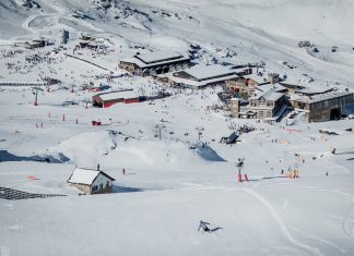Se insiste en la importancia de que «los usuarios se abstengan de subir a Sierra Nevada», se trabaja en la reparación de la carretera de acceso a Pradollano