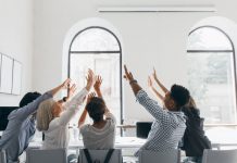 Más de 48.000 jóvenes granadinos se registran en el programa Verano Joven para viajar con descuentos hasta el 30 de septiembre