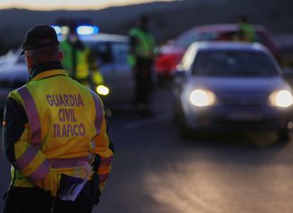 Cinco personas resultan heridas tras salirse su coche de la carretera en Órgiva