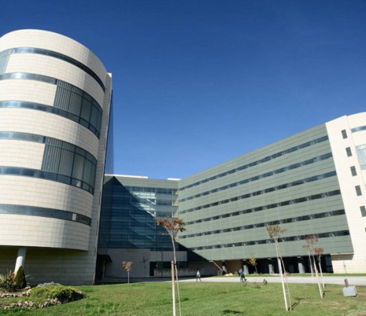 La huelga de médicos ha obligado a suspender esta semana en Granada más de 25.000 actos sanitarios