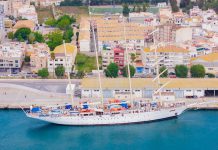El lujoso Star Clipper hace escala en el Puerto de Motril