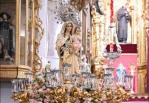 La Virgen del Carmen de Motril se pasea por Granada esparciendo amor y brisa marina con sus aires marengos de Varadero