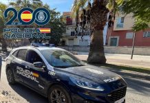 Detenidos en Granada “in fraganti” dos varones que habrían robado en un negocio de compra-venta de vehículos