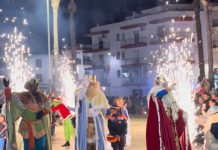 El vestíbulo del Ayuntamiento de Salobreña acoge una exposición dedicada a los Reyes Magos