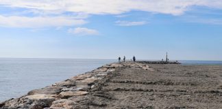 Las playas de Motril logran mitigar los efectos del primer gran temporal tras la finalización del espigón en Punta del Santo